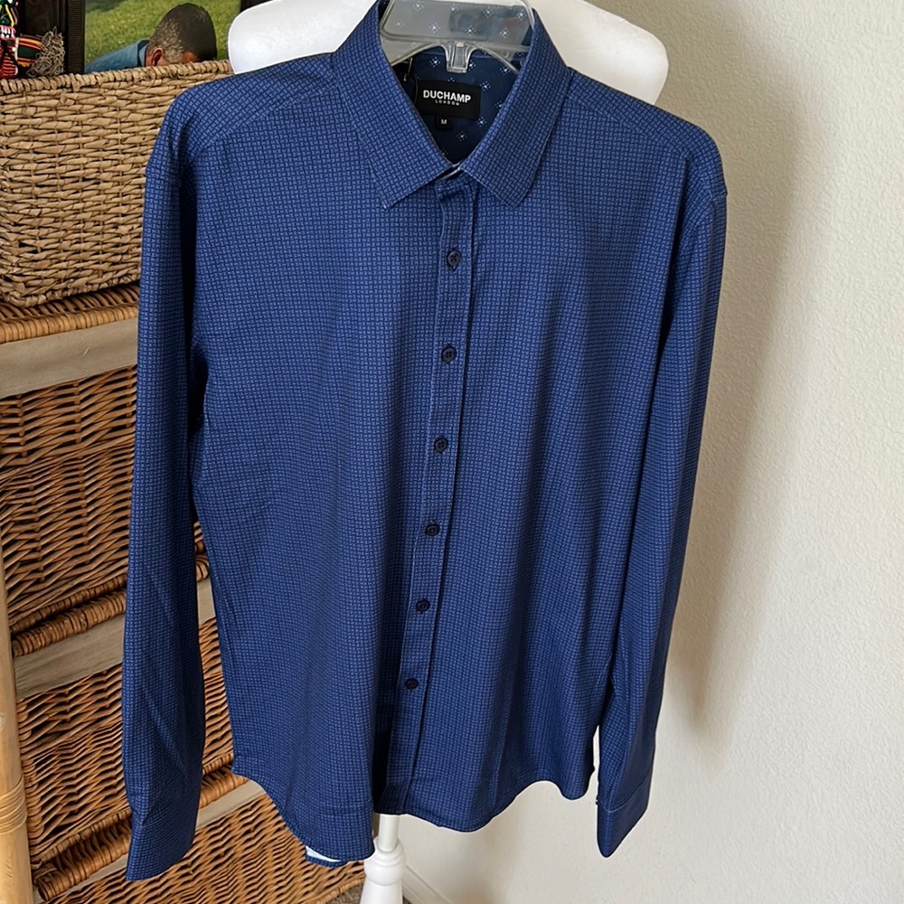 Duchamp London men’s long sleeve shirt. Dark blue w/lighter blue design Size M